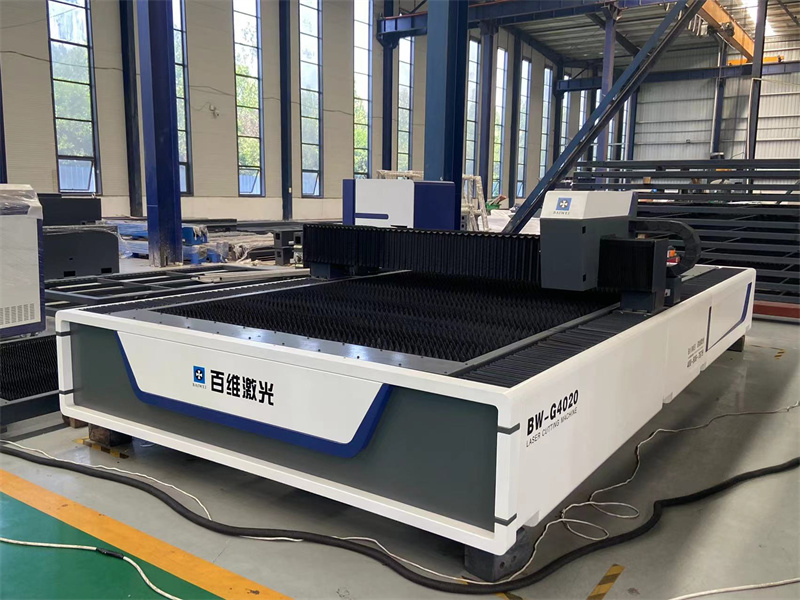 High-efficiency open fiber laser cutting machine for sale